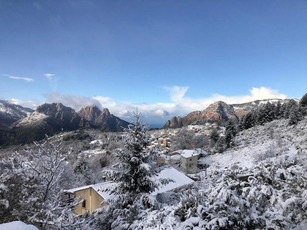 Hotel - Gites "U Pozzu" Evisa Esterno foto